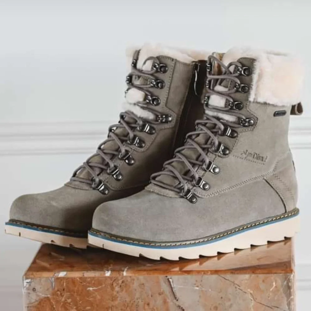 AQUA DIVA Dunedin Ice Grip sole Waterproof Snow boots size 9